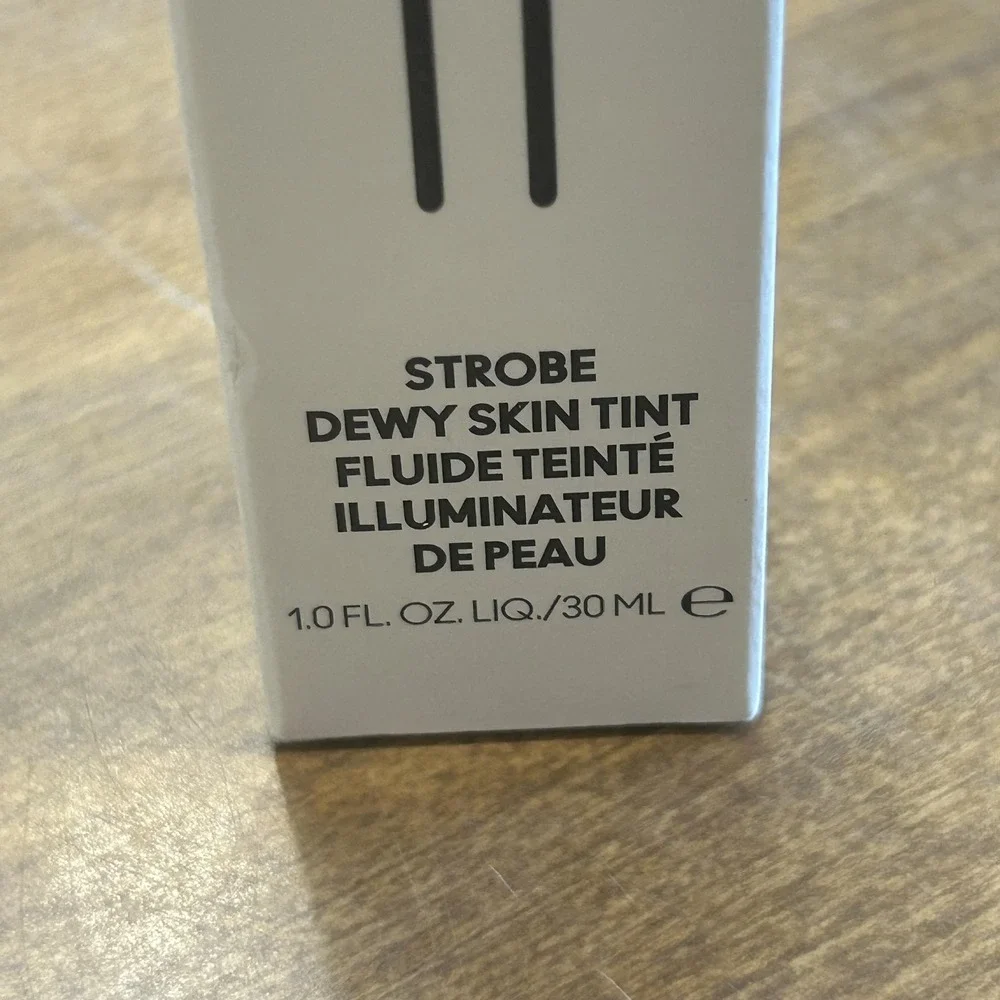 MAC Strobe Dewy Skin Tint Rich 2 1oz 30ml Tinted Moisturizer Face‎ Women
